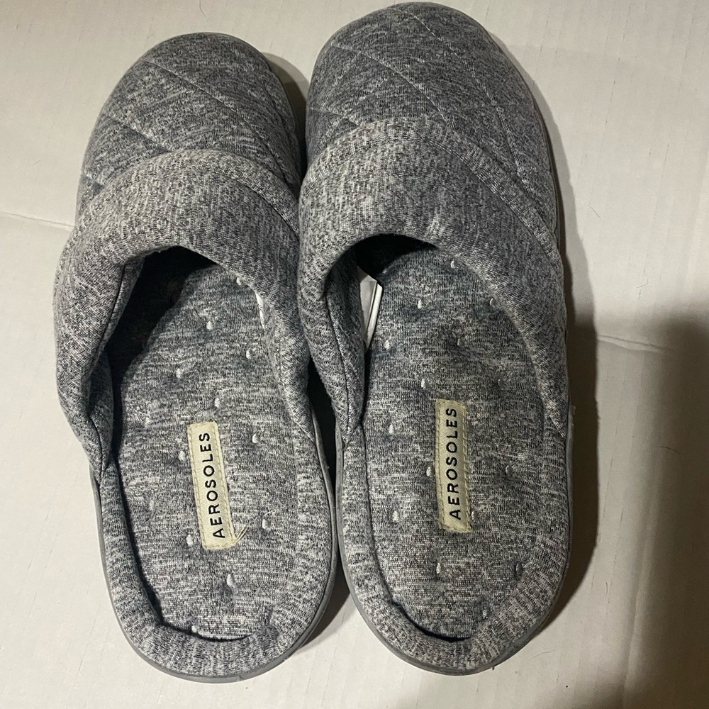 AEROSOLES Women's Gray Slippers